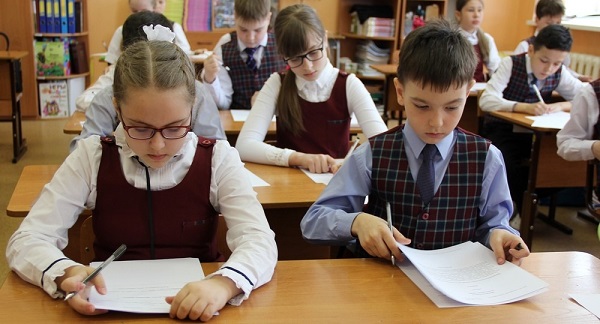 Школи Києва готуються до роботи офлайн