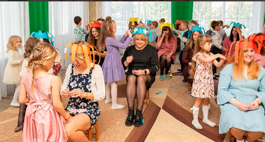 Свято матері старша група