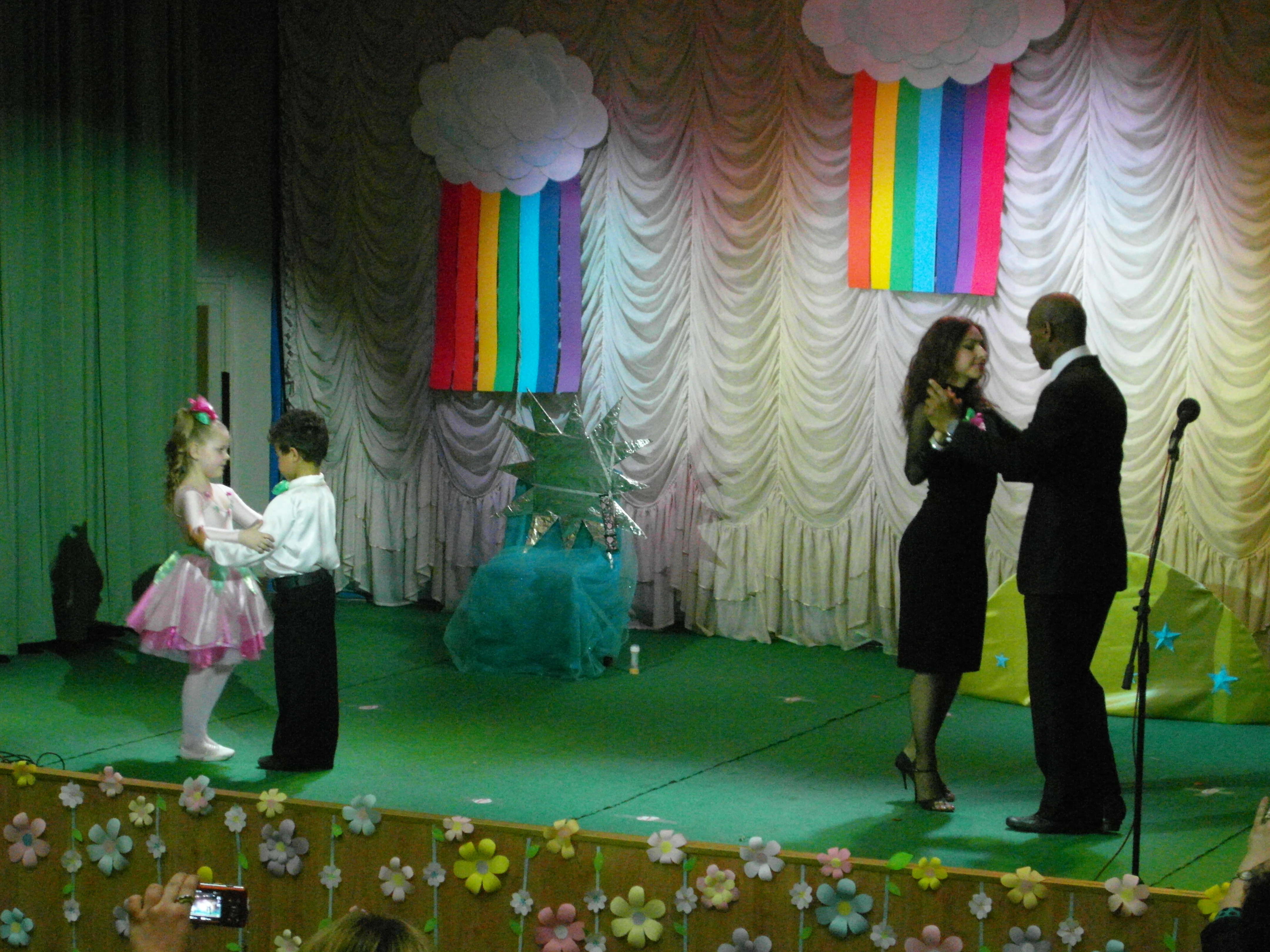 Співанкова райдуга дитинства — свято талантів дошкілля Шевченківського району Києва Співанкова райдуга дитинства — свято талантів дошкілля Шевченківського району Києва