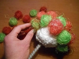 Топіарій із кіндер-сюрпризами Топіарій із кіндер-сюрпризами