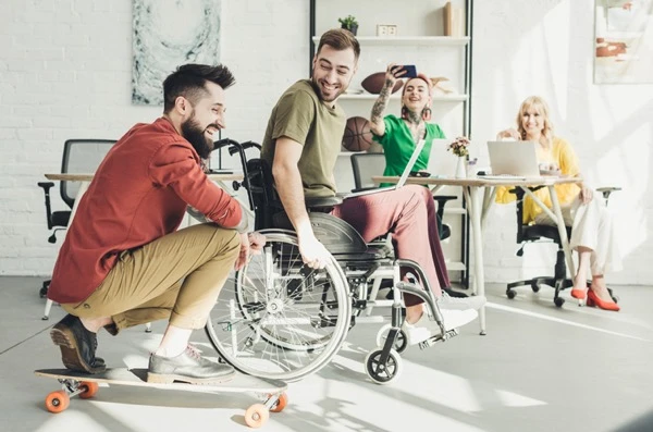 Допомога людині з інвалідністю