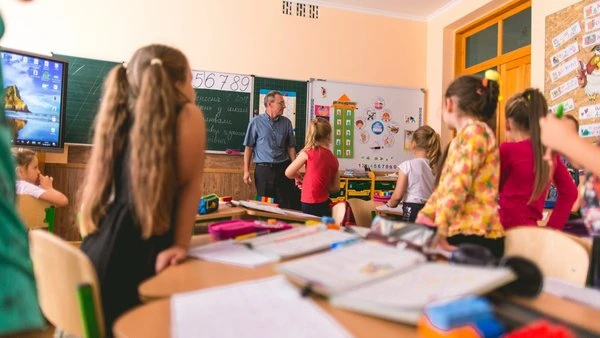 Відбудова зруйнованих шкіл
