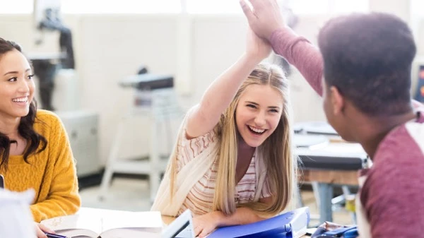 Вивчення поведінки підлітків